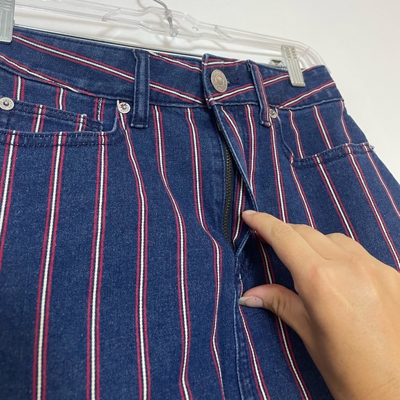 American Eagle AEO Retro Pinstripe Super Stretch Hi Rise Denim Mini Skirt Size 2 - Picture 2 of 6